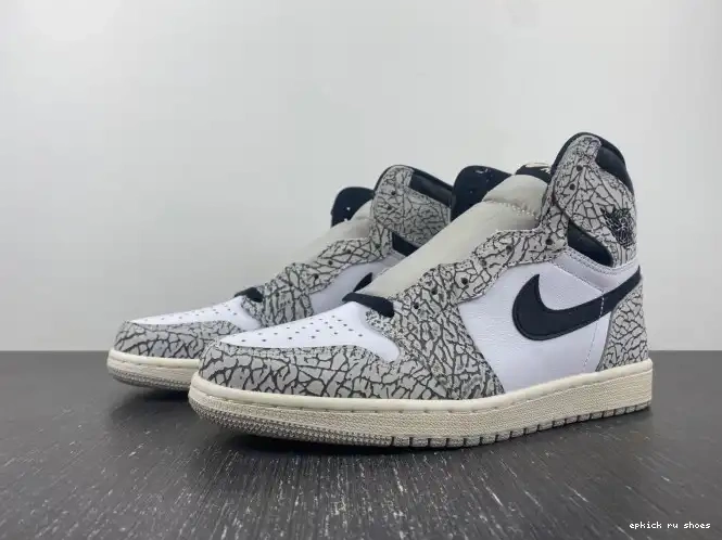 Jordan Air High White 1 OG DZ5485-052 Cement 0422